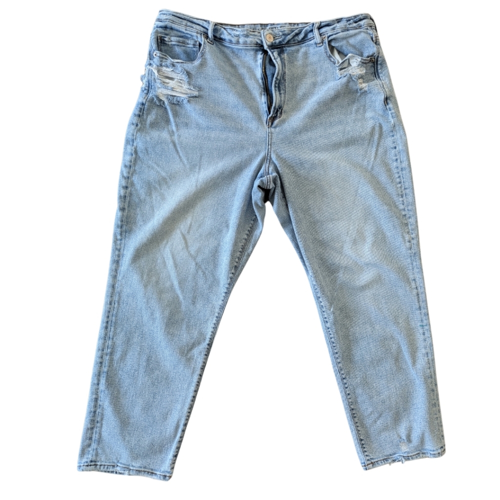 American Eagle Light Wash Stretch Distressed Mom Jeans sz 20